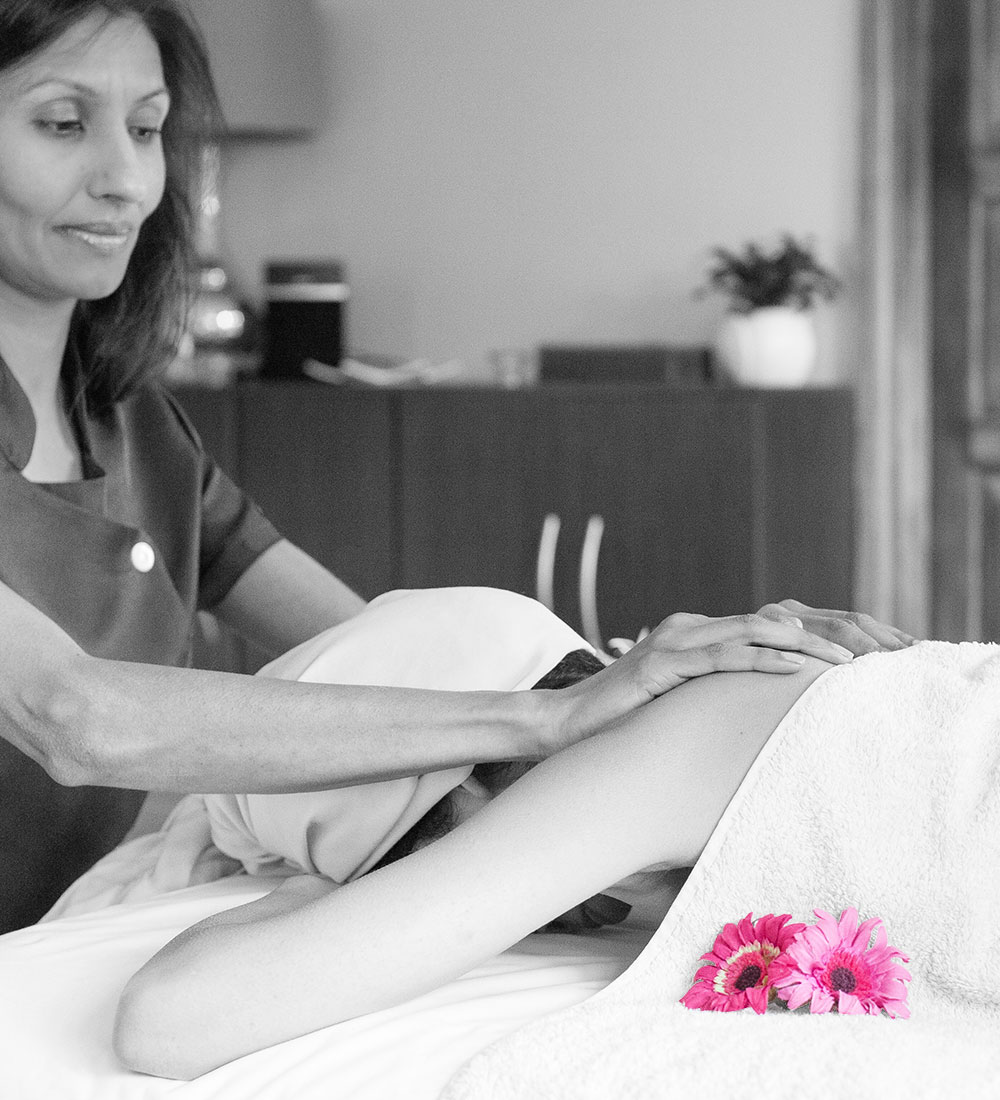 Rakhee-Healthy-U-aromatherapy-massage-b&w-flower-colour